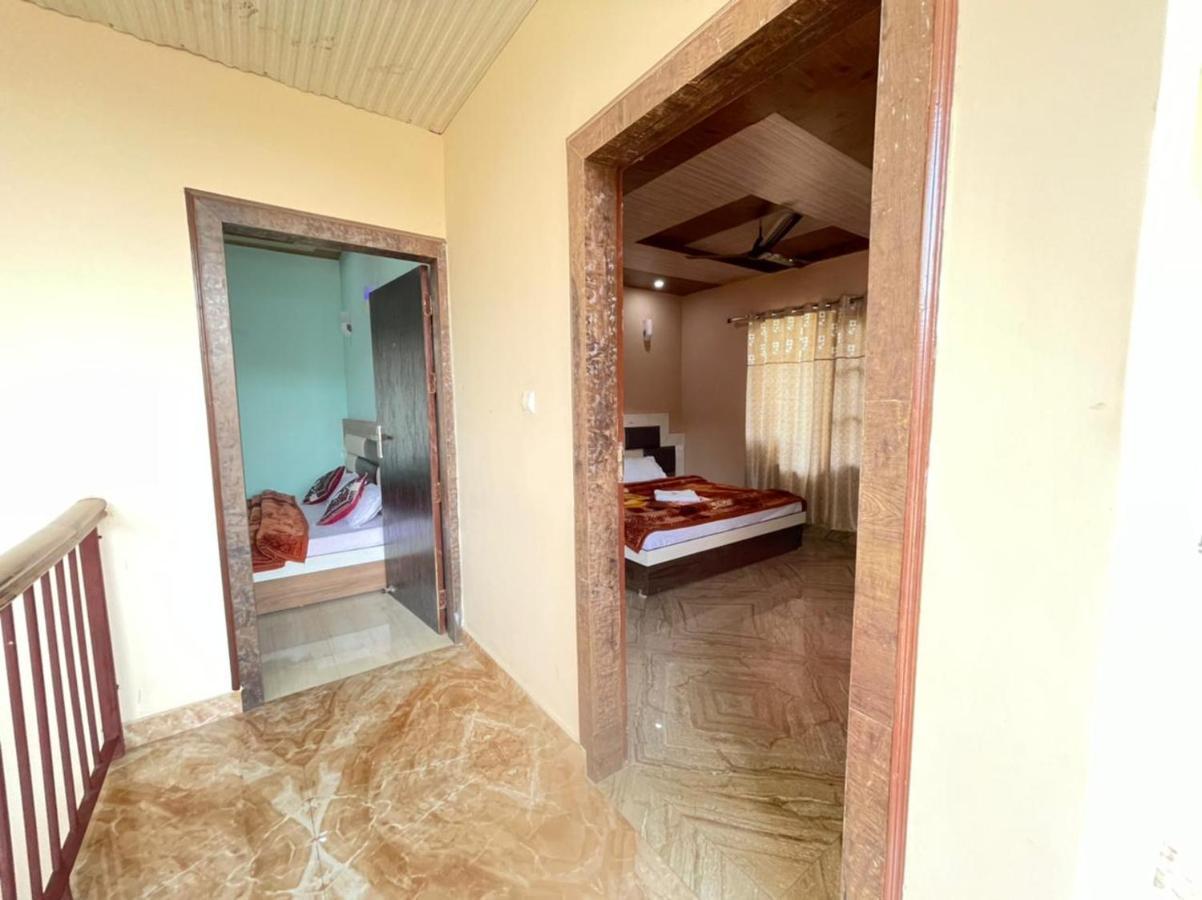 Oak Wood Homestay Banikhet Далхаузи Екстериор снимка