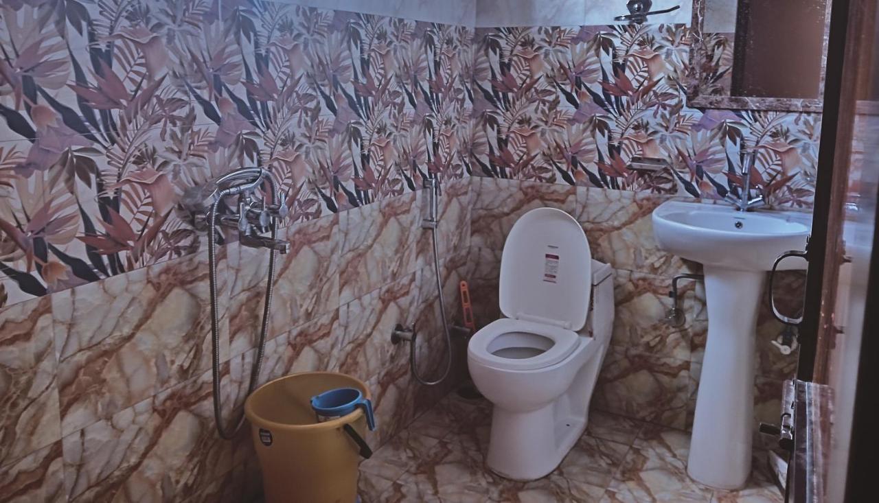Oak Wood Homestay Banikhet Далхаузи Екстериор снимка