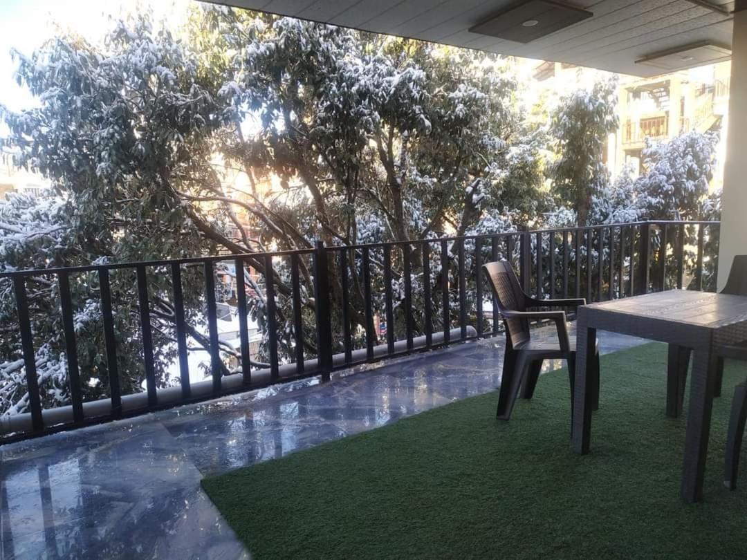 Oak Wood Homestay Banikhet Далхаузи Екстериор снимка